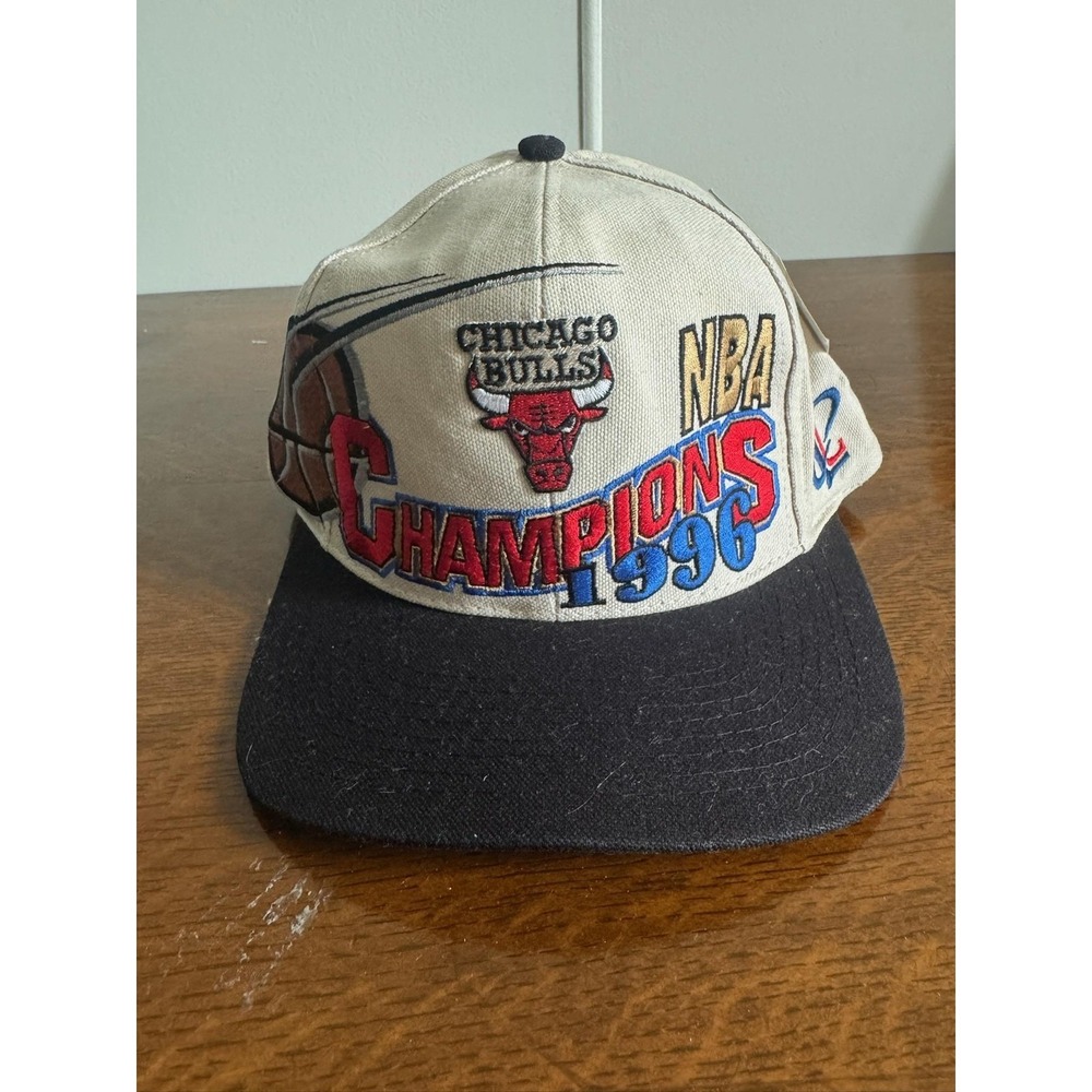 Vintage Chicago Bulls Hat Snap One Size Beige NBA Logo Athletic Champions 1996‎